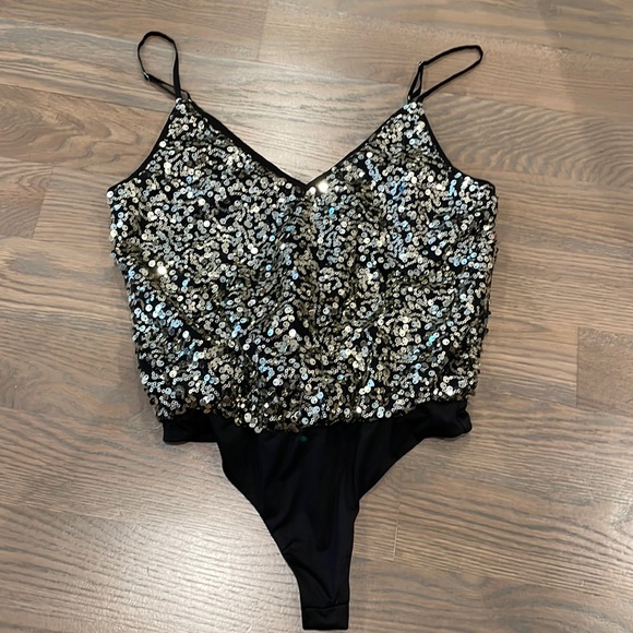 Gold sequin body suit XS - Picture 2 of 6